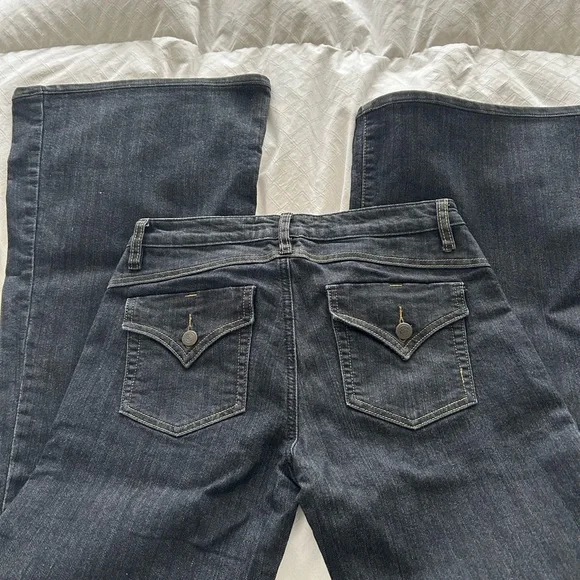 Vintage Wide Leg Women's Jeans in Dark Wash - Picture 2 of 5